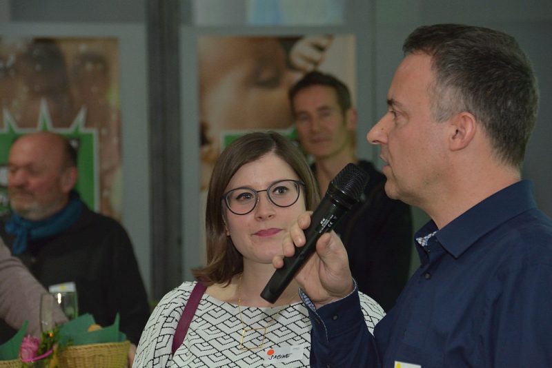 Kreisverbandsvorsitzende Sabine Pilsinger und Volker Leib begrüßen die Gäste