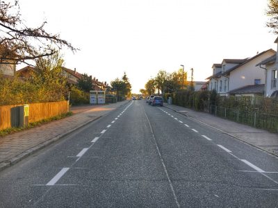 image-2018-04-18 Bruntaler Straße mit Radschutzstreifen