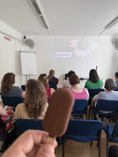Schulungsraum mit Eis