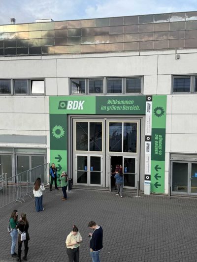 Der Eingangsbereich zur BDK. "Willkommen im grünen Bereich"