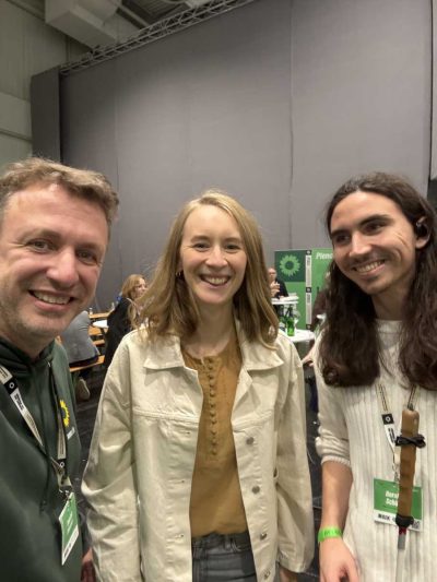 Dominik und Bernhard gratulierten unserer Landesvorsitzenden Eva Lettenbauer zur Wahl in den Parteirat.
