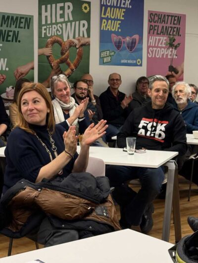 Carola Grimminger und andere Vorstände unserer OVs applaudieren